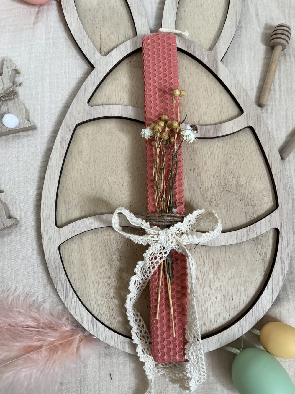 Πασχαλινή Λαμπάδα στολισμένη με αποξηραμένα