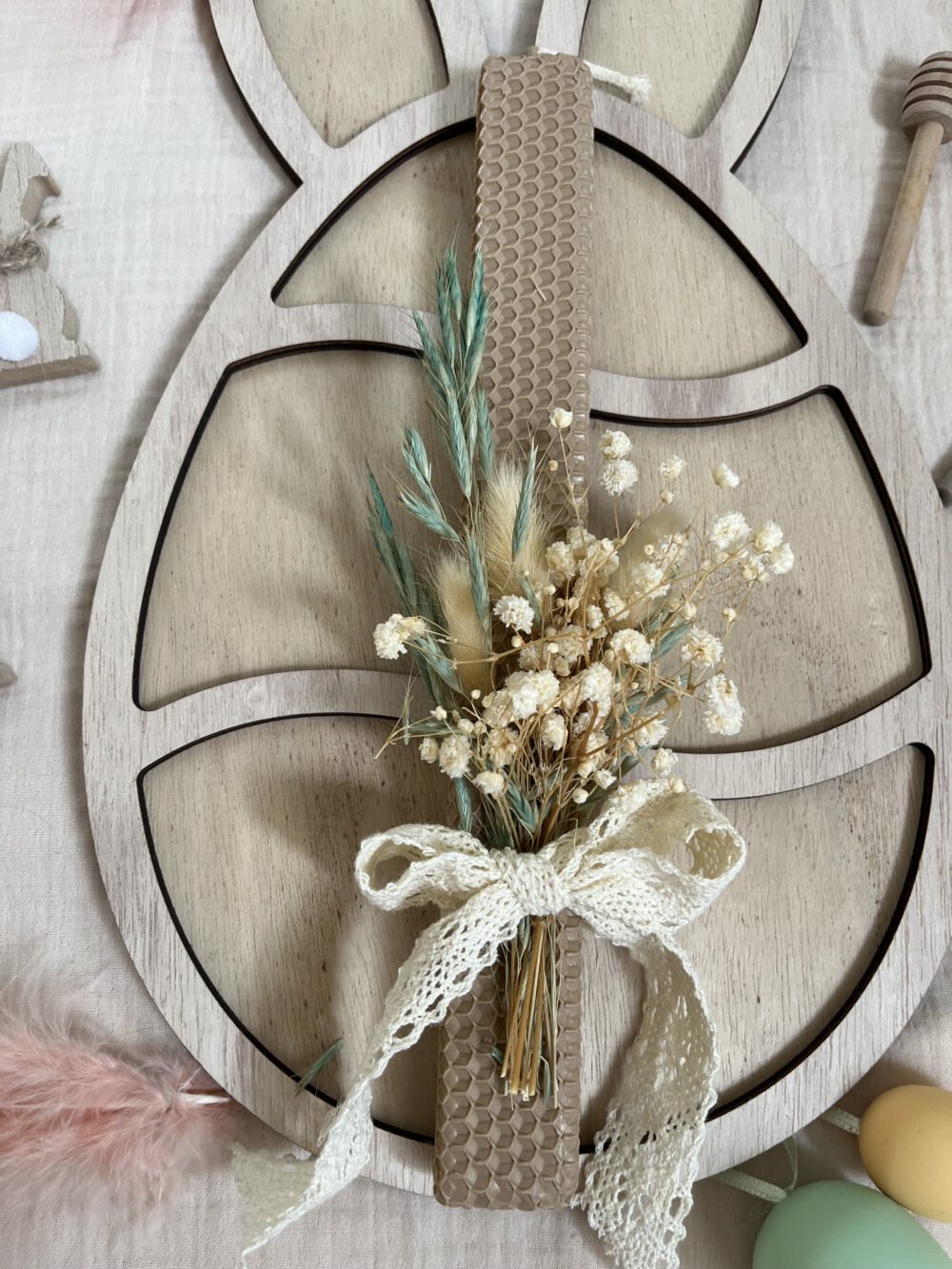 Πασχαλινή Λαμπάδα στολισμένη με αποξηραμένα